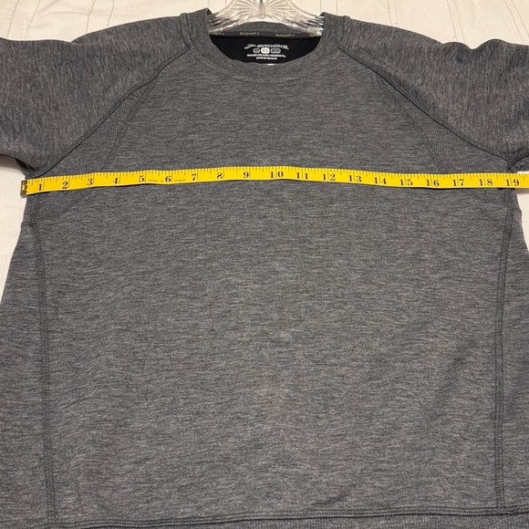 Brooks Men's Charcoal Crewneck Run Happy Top  XSmall - Picture 4 of 7